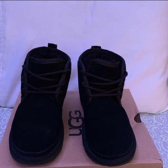 UGG boots - Picture 1 of 7